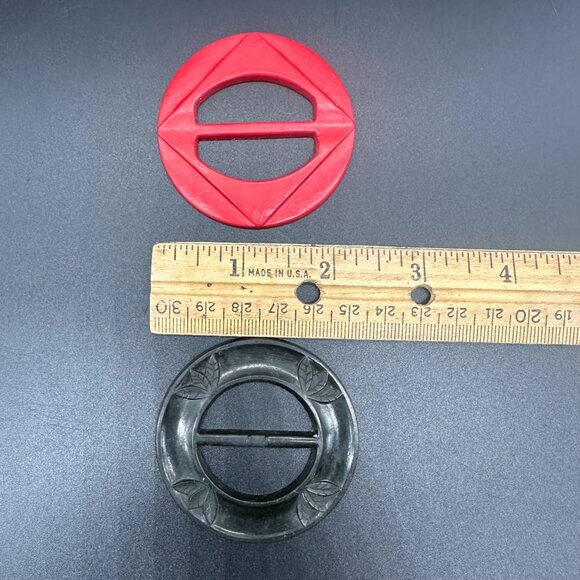 Vintage Scarf Slides Belt Buckles Red Plastic Black Bakelite Leaf Geometric - Picture 8 of 8